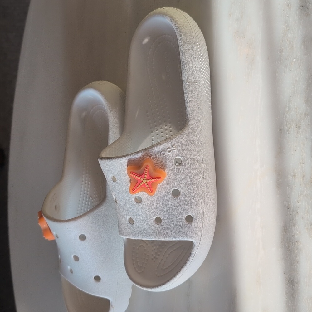 Light Up Crocs - Picture 5 of 7